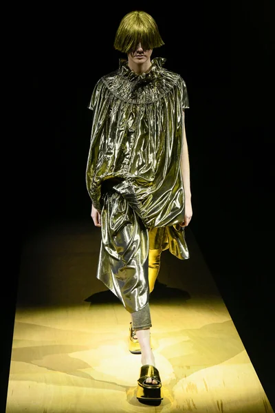 Look 48